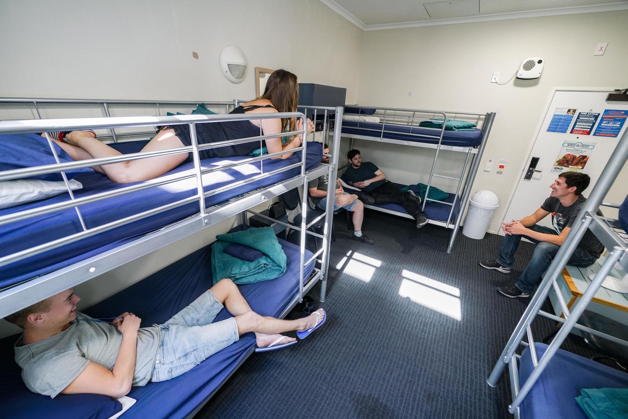 Hostel Nomads Capital Backpackers - Wellington (Adults Only) Zewnętrze zdjęcie A room at a backpackers' hostel in Dunedin, New Zealand